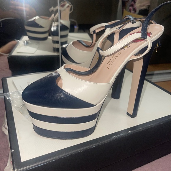 Gucci Heels - Picture 1 of 11